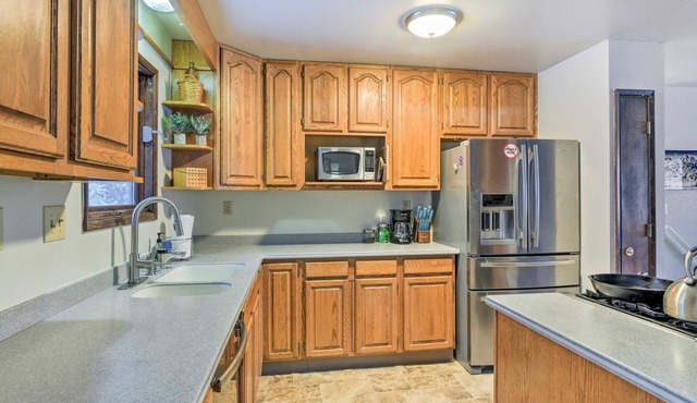 Pet Friendly West Anchorage Home Near Airport! by RedAwning