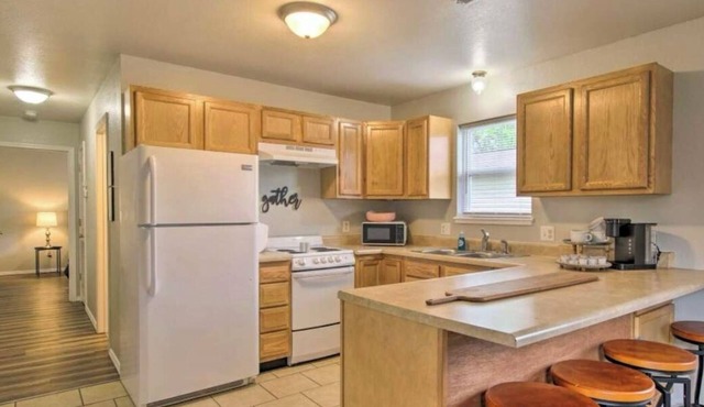 Pet-Friendly West Plains Home Near Downtown!n