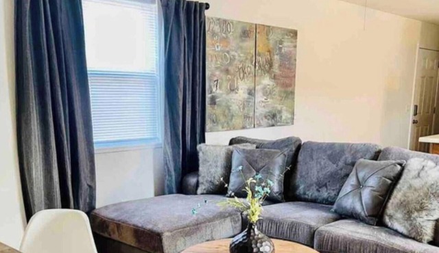 Pet-Friendly West Plains Pad < 1 Mi to Dtwn!