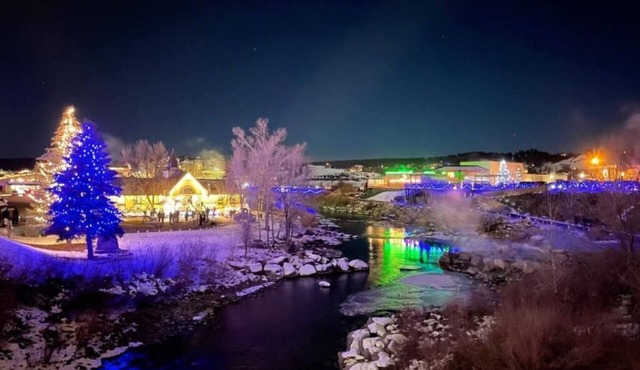 Pet Friendly with 3 Master Suites in the Heart of Pagosa Springs!
