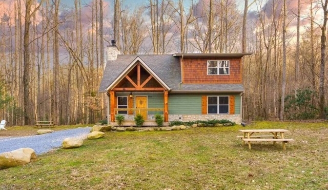 Pet Friendly with Huge Yard! Secluded Stay