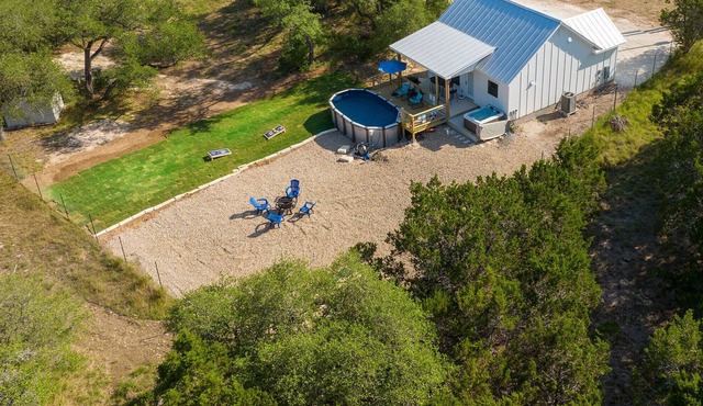 Pet Friendly with Pool and Hot Tub | Wiggle Butts Ranch #2