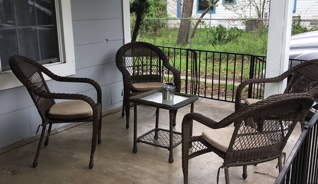 Pet Friendly with Solar Power In An Historic Area, Close To Downtown, Sleeps 6