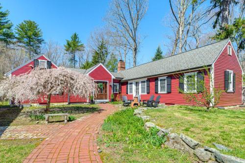 Pet-Friendly Yard Boston Area Home Near World Cup