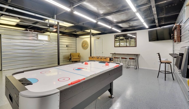 Pet-Friendly Zanesville Haven w/Game Room!