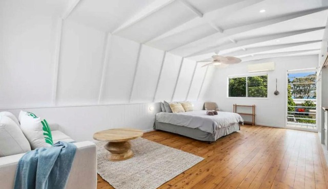 Pet friendly100m to Beach and Cafe by Custom Bnb Hosting