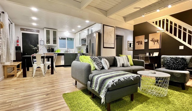 Pet/Kid-Friendly WFH 3 BR Family Cabin | Booking 30+ Day Stays!
