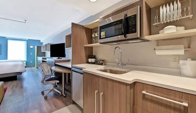 Pet-Loving Retreat: Free Breakfast, Outdoor Pool & Near PBI Airport | 2 Units