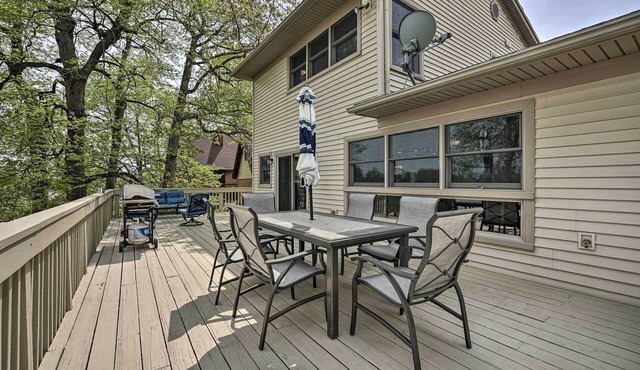 Pet-Friendly Grass Lake Retreat w/Game Room!