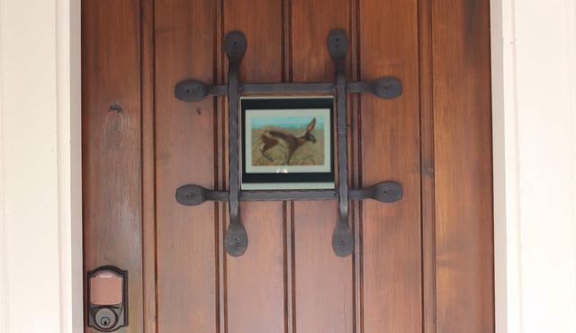 Petaluma Cottage in wine country