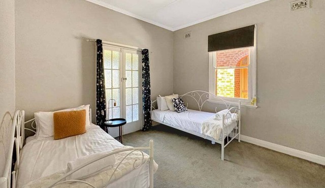 Peter's Central Haven - 66 Peter Street