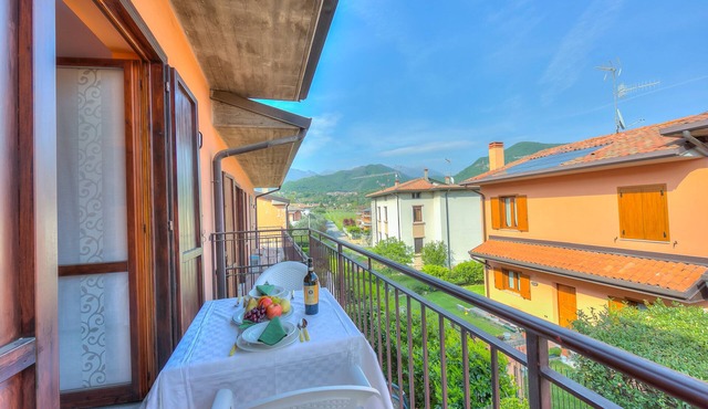 Peter's Cozy Studio-Balcony+Free Parking, Roè Volciano, Italy in Roè Volciano