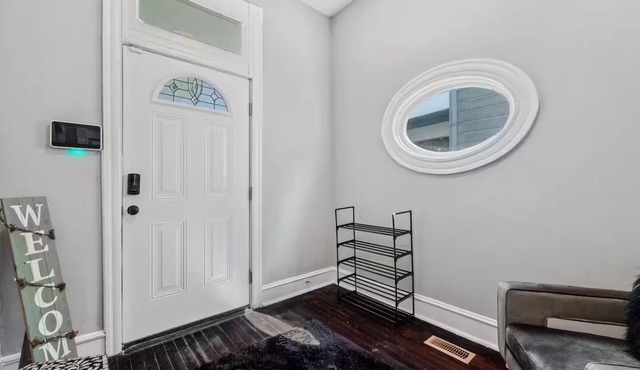 Petersburg Vacation Gem 3BR - Private Backyard