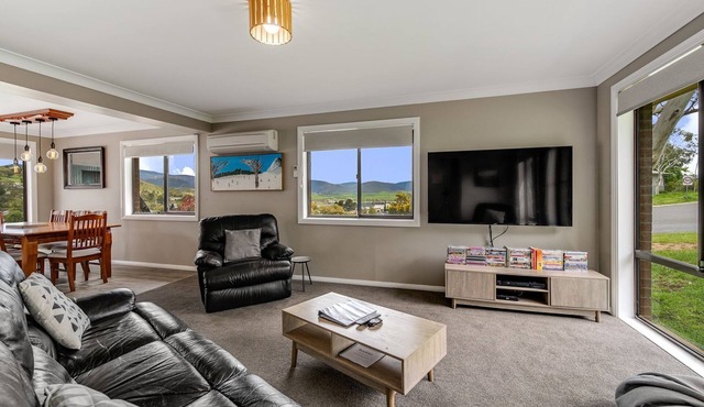 Petersdorf 2 - Modern 2BR Townhouse l WiFi l Mountain Views