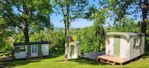 Petit a Petit - gypsy wagons and Bell tents in the Bourgogne