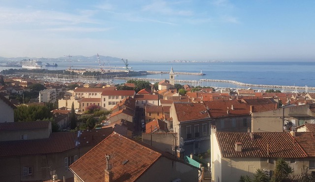 Petit Appartement Typique à L'estaque Avec vue mer
