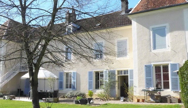 Petit Château Armand Bourgoin B & B