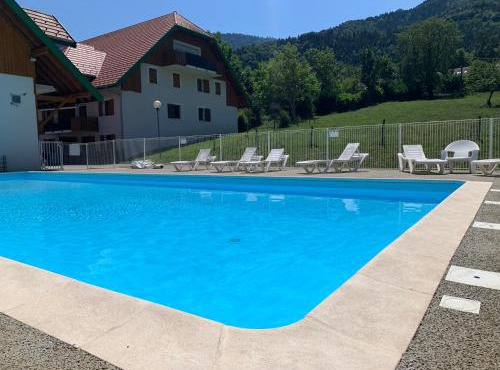 Petit cocon entre lac, golf et montagne, proche d'Annecy