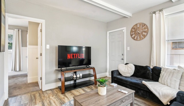 Petit Cozy Beach Bungalow— 5 min walk to the beach