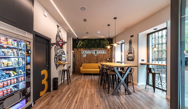 Petit Hostel La Latina - Adults Only