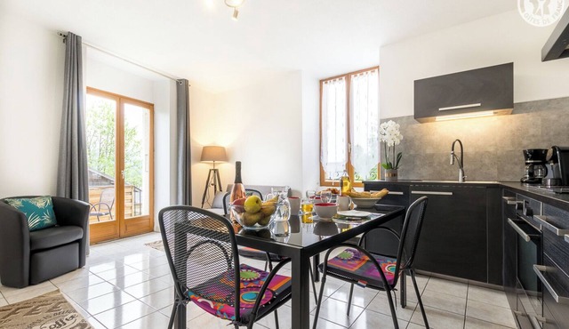 PETIT PAYS - LA CROIX DE LA ROCHETTE