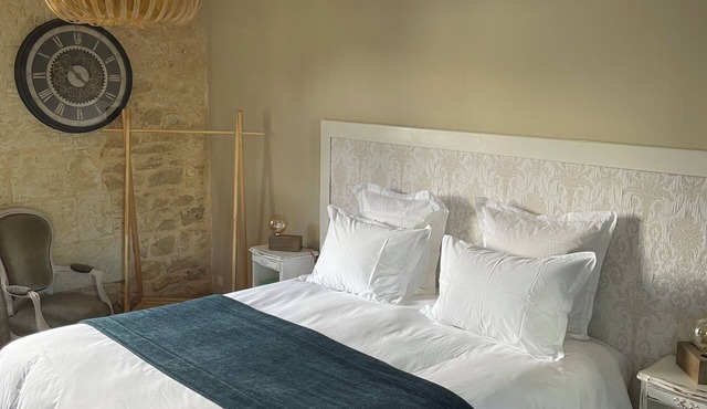 Petit Studio Charmant au Château Avec Piscine et spa