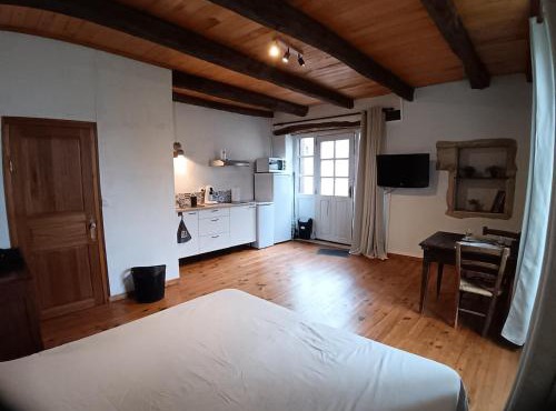 Petit studio paisible au cœur du village