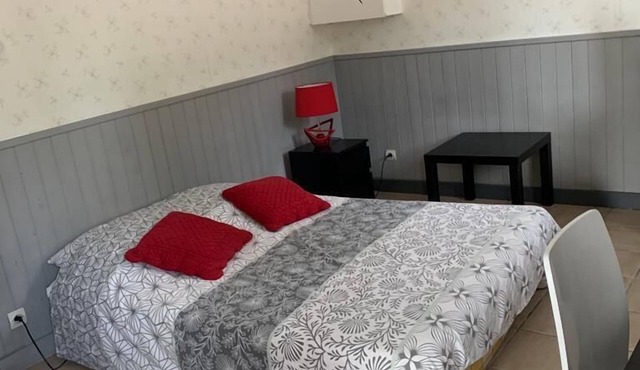 Petit studio wet room