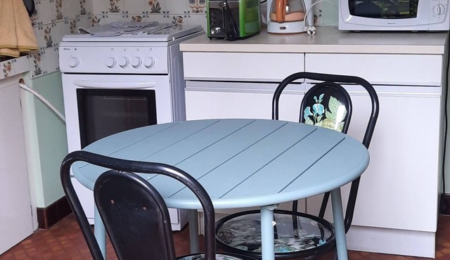 Petite Appartement Avec Jardinet qui Domine le Village de Saint Cyprien