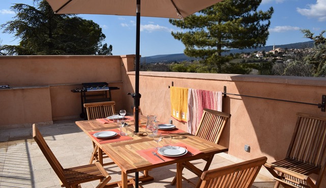 Petite Bastide Avec Belle Vue, Terrasse 90m2, Piscine Sans vis a vis