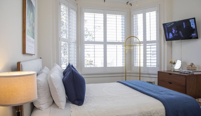 'Petite' Double Room with Ensuite Bathroom
