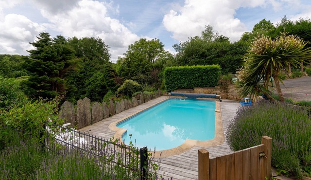 Petite house 'Les Sapins' with shared pool, terrace and Wi-Fi