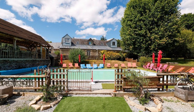 Petite house 'L'épicerie' with shared pool, shared terrace and Wi-Fi