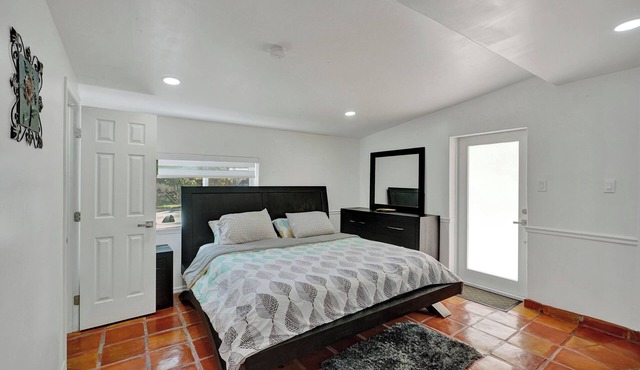 Petite Houze W/WI-FI and Parking