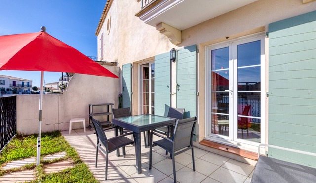 'Petite Maison Aigues Mortes' with Sea View, Shared Pool and Wi-Fi