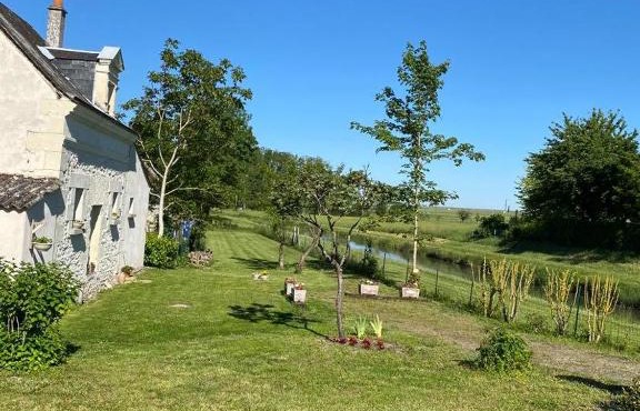 Petite maison au bord du canal, 8' Zoo de Beauval, PMR