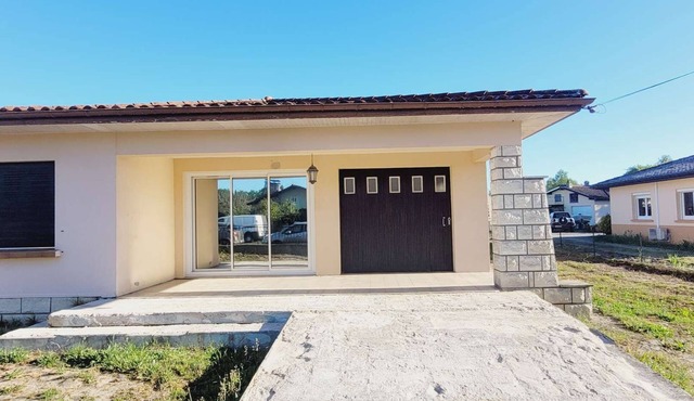 Petite Maison de Campagne Pour 4 à 6 Personnes à Saint Paul en Born