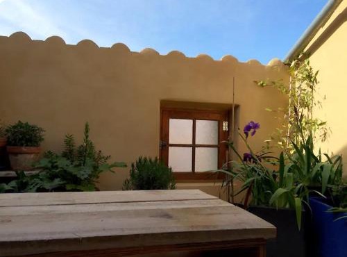 Petite maison de designer (avec terrasse)