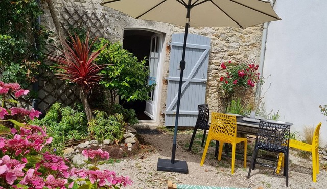 Petite Maison de Pêcheur à 10 m de la Plage, Avec Jardin Clos