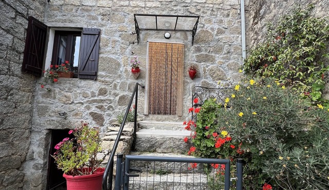 Petite Maison de Village en Pierre Corse