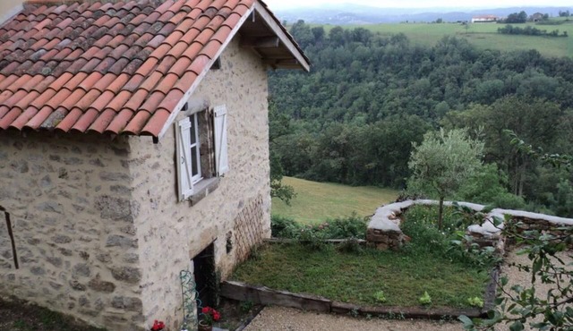 Petite maison en pierres proche du village d'agnac
