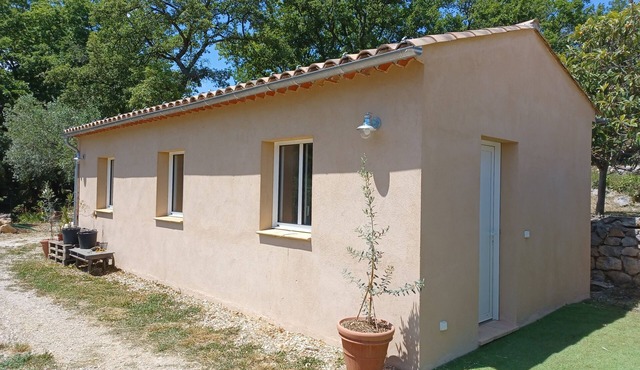 Petite Maison Indépendante au Cœur des Oliviers