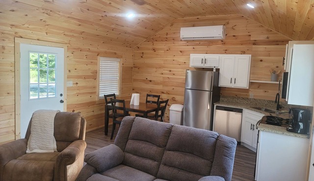 Petite Piney Paradise in Texarkana, AR.nNew Cabin, Secluded, Cozy and Relaxing