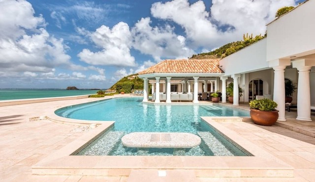 Petite Plage 5 (6 bedrooms) - Stunning beachfront villa, Grand Case, St. Martin