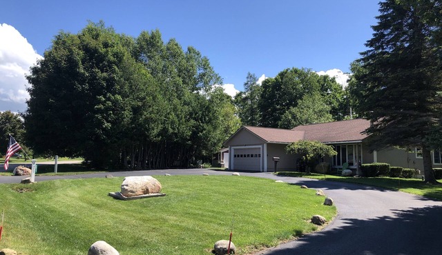 Petoskey Getaway relaxing home in a great location