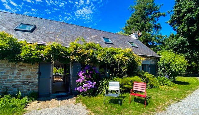 -PÉTREL- MAISON DE CAMPAGNE AVEC GRAND JARDIN