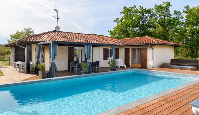 Petrocq by Interhome