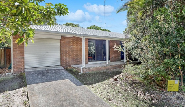 Pets Allowed in this comfortable three bedroom house centrally located.