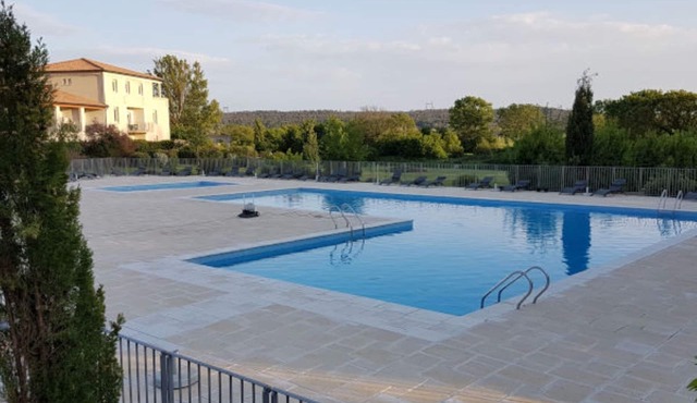 Pets Are Welcome | Château Vibes: Spacious Units w/Private Balconies & Pool