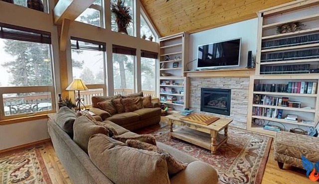 Pets | Fireplace | Hot Tub | Air-Conditioning | Royal View